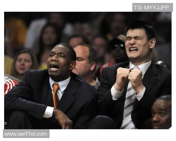 球星在比赛中的语言沟通：从场上指挥到队友鼓励全解析